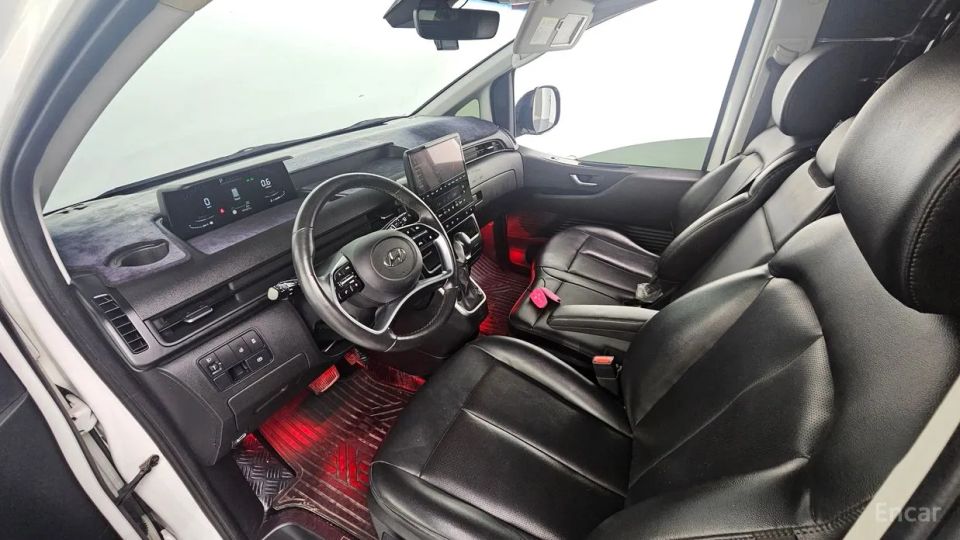 Hyundai Staria