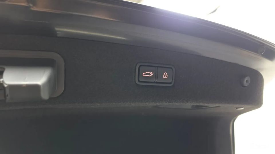 Genesis EQ900