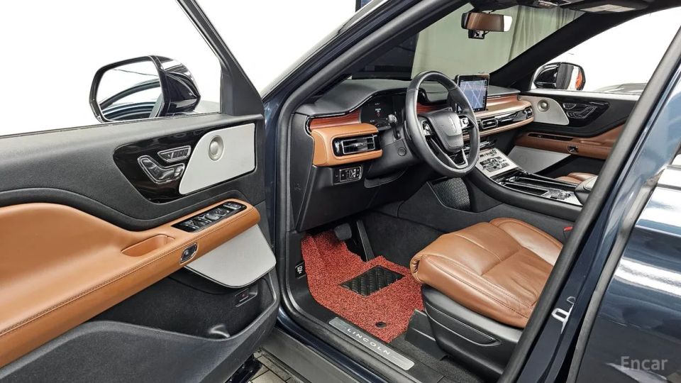 Lincoln Aviator