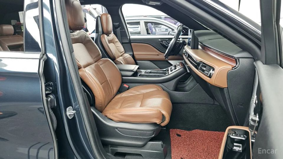 Lincoln Aviator