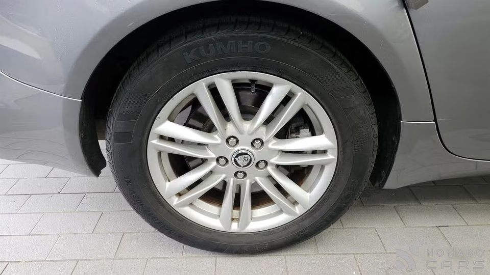 Jaguar xf