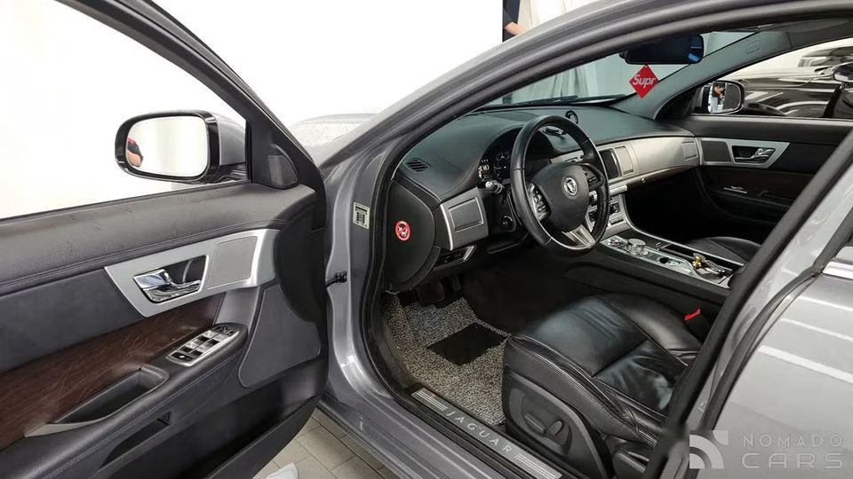 Jaguar xf