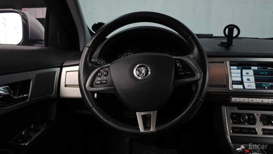 Jaguar xf