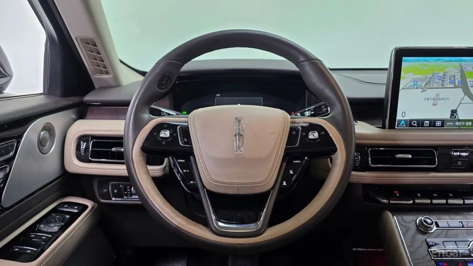 Lincoln Aviator