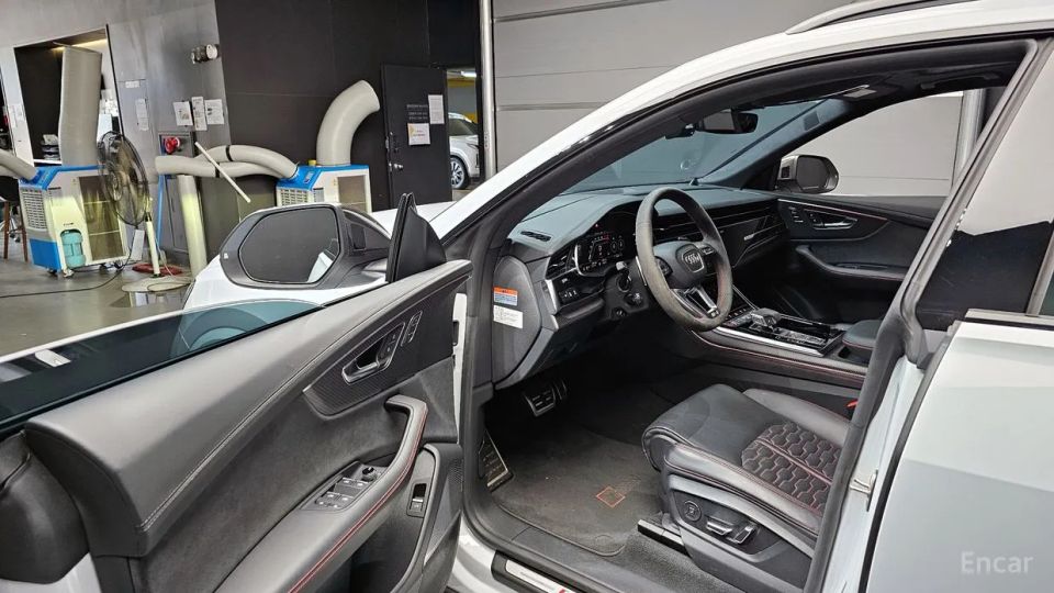 Audi rsq8