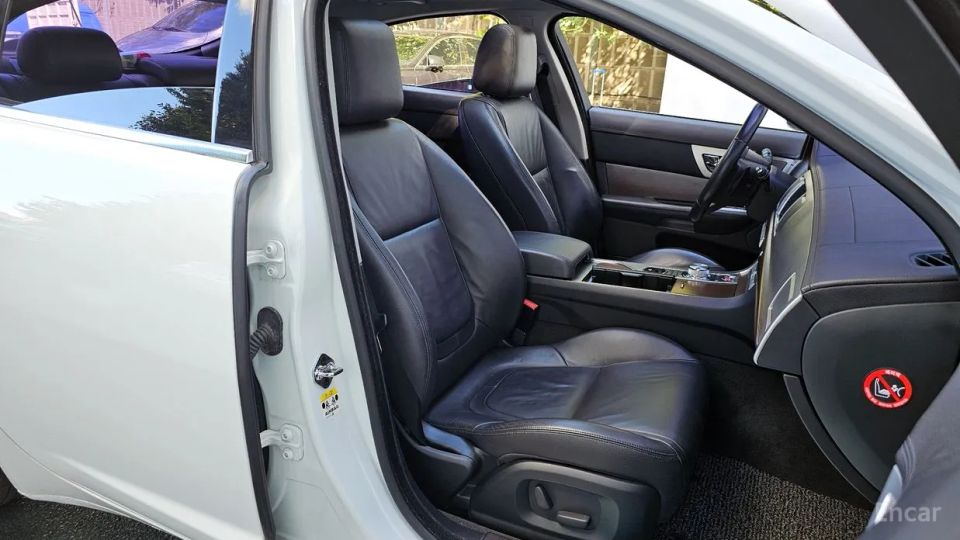 Jaguar xf