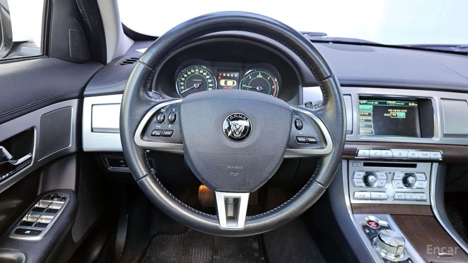 Jaguar xf