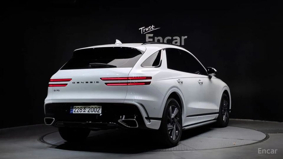 Genesis GV70