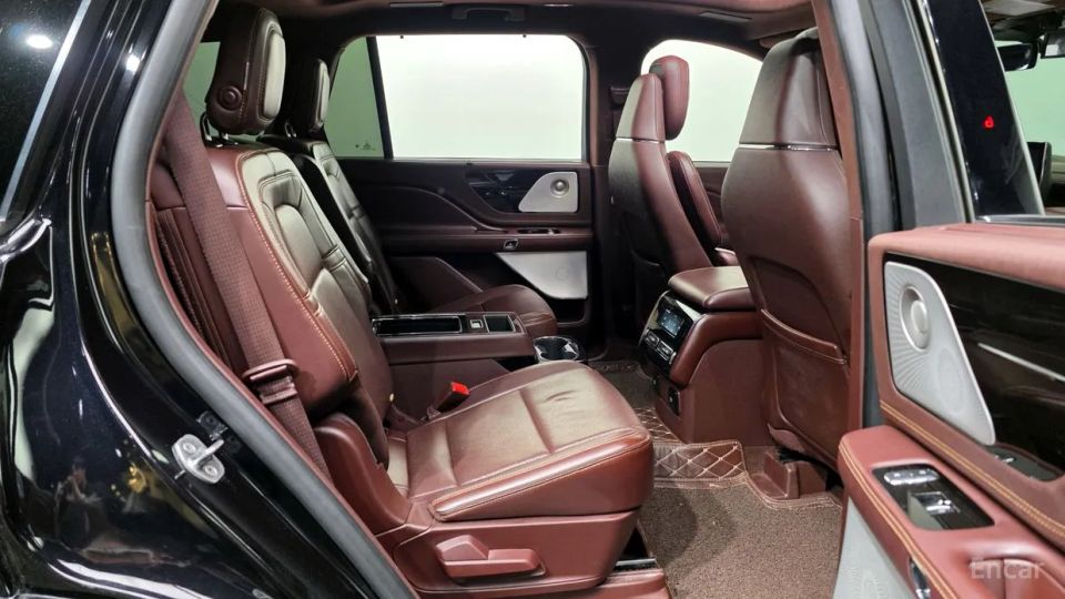 Lincoln Aviator