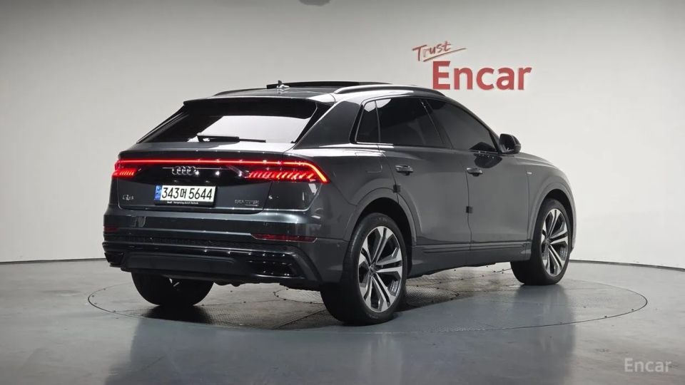 Audi Q8