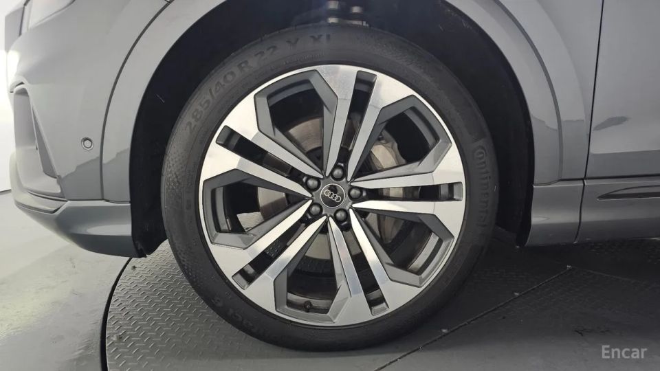 Audi Q8