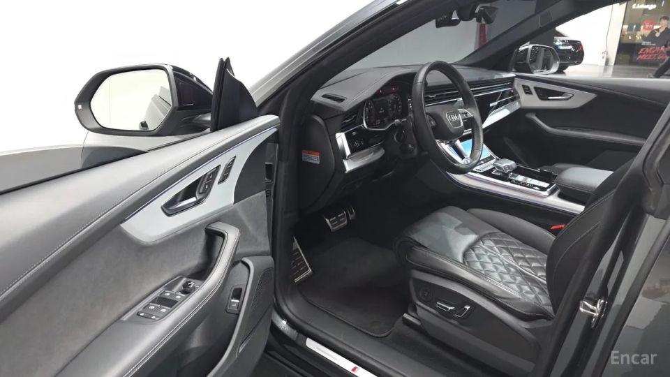 Audi Q8