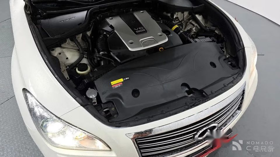 Infiniti M