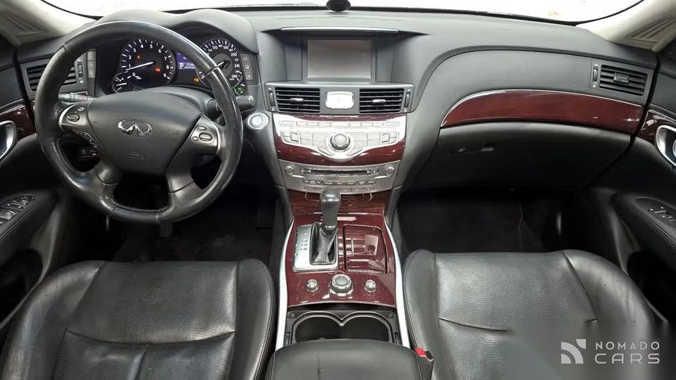 Infiniti M