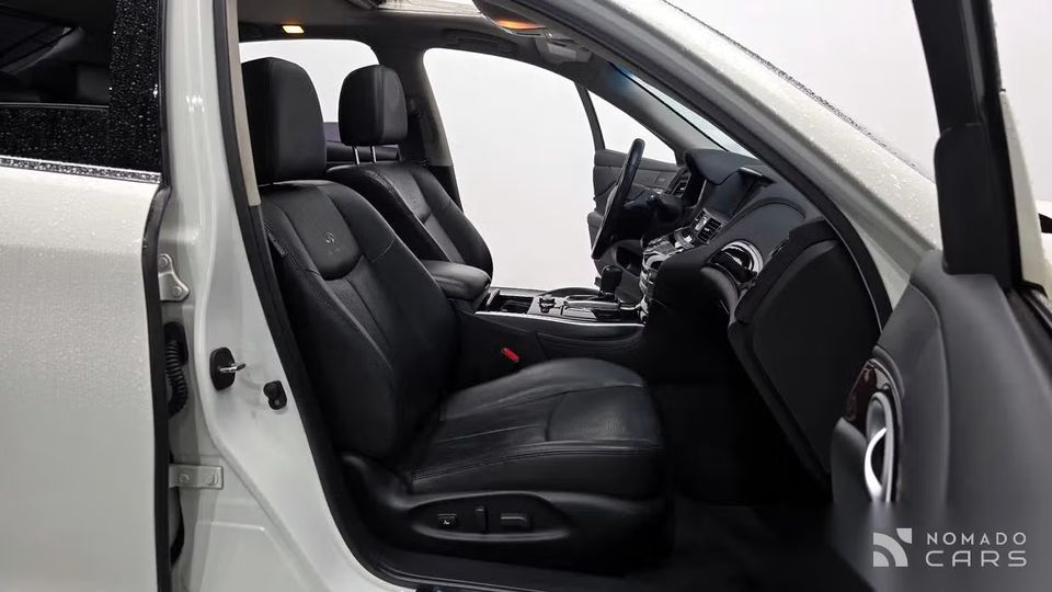 Infiniti M