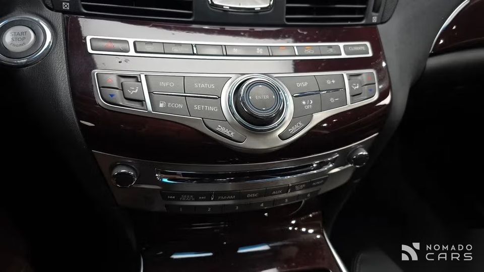 Infiniti M