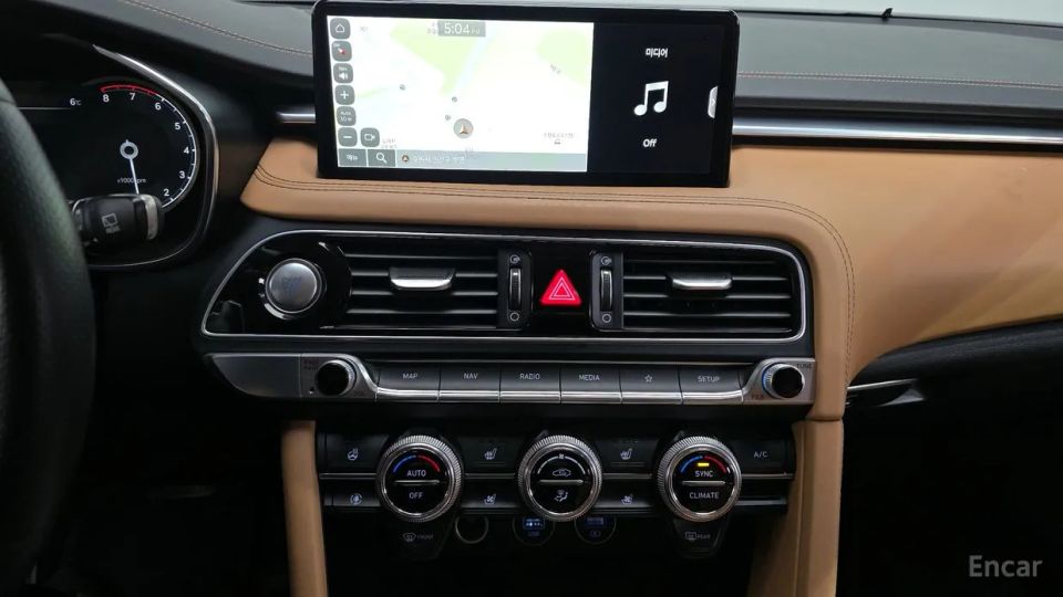 Genesis G70