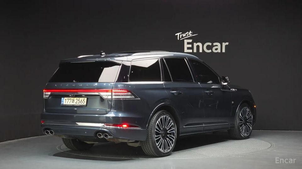 Lincoln Aviator