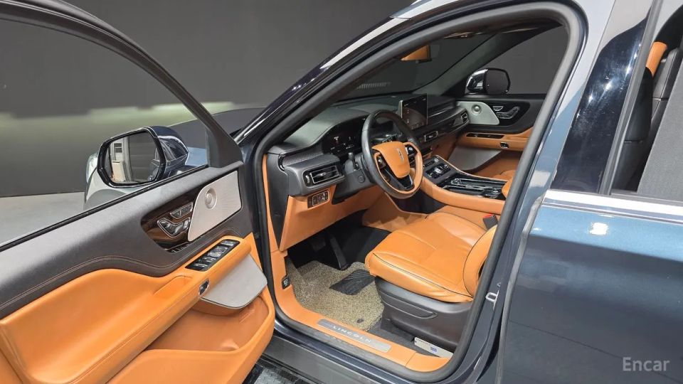 Lincoln Aviator