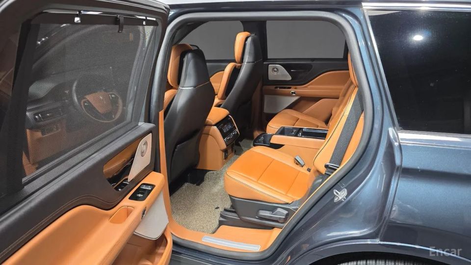 Lincoln Aviator