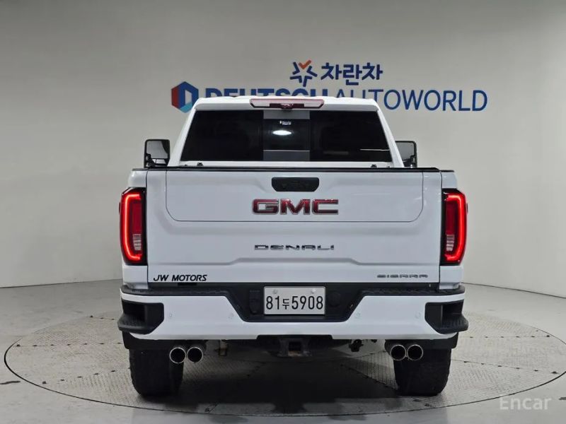 GMC Sierra