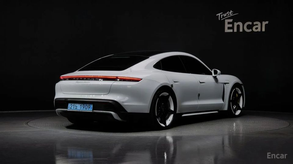 Porsche Taycan