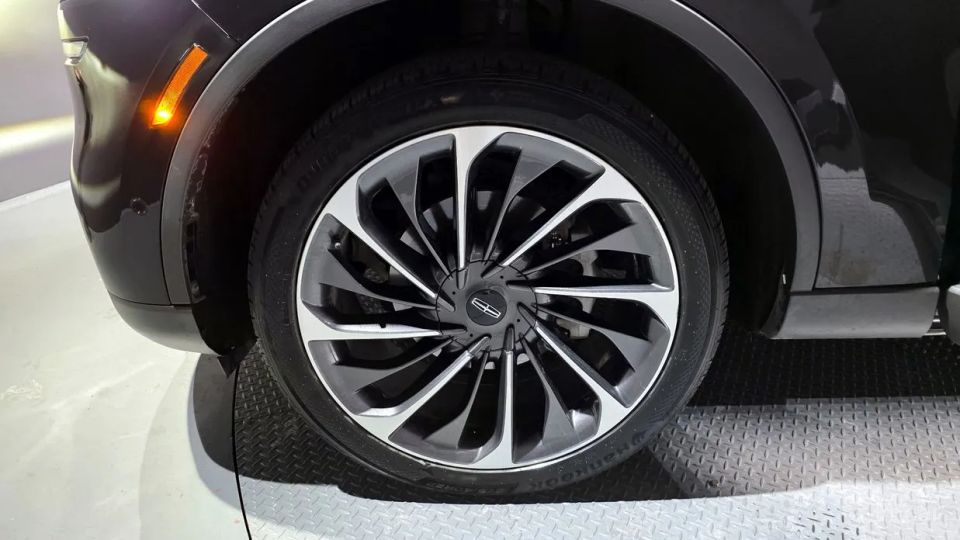 Lincoln Aviator