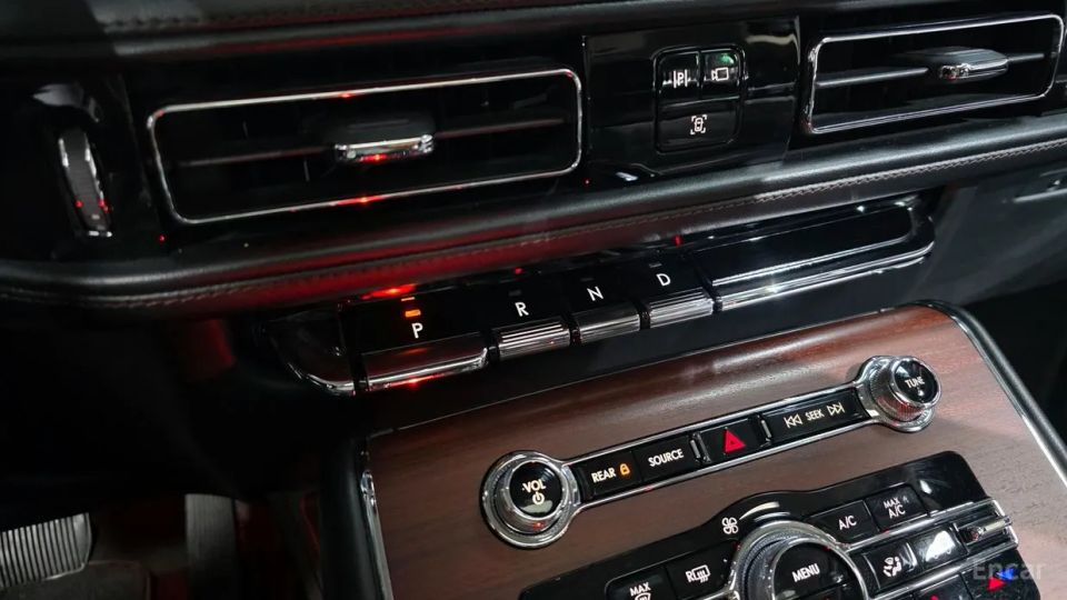 Lincoln Aviator