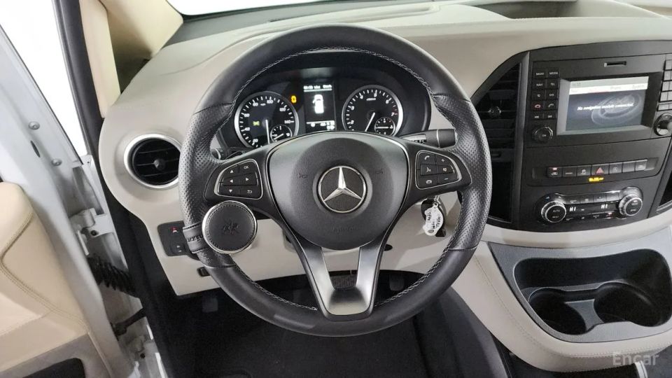 Mercedes-Benz V-Class
