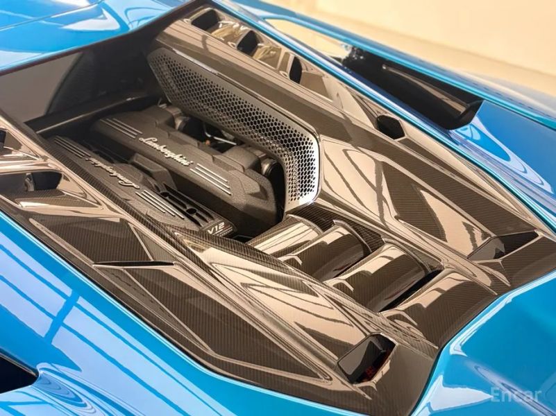 Lamborghini Revuelto