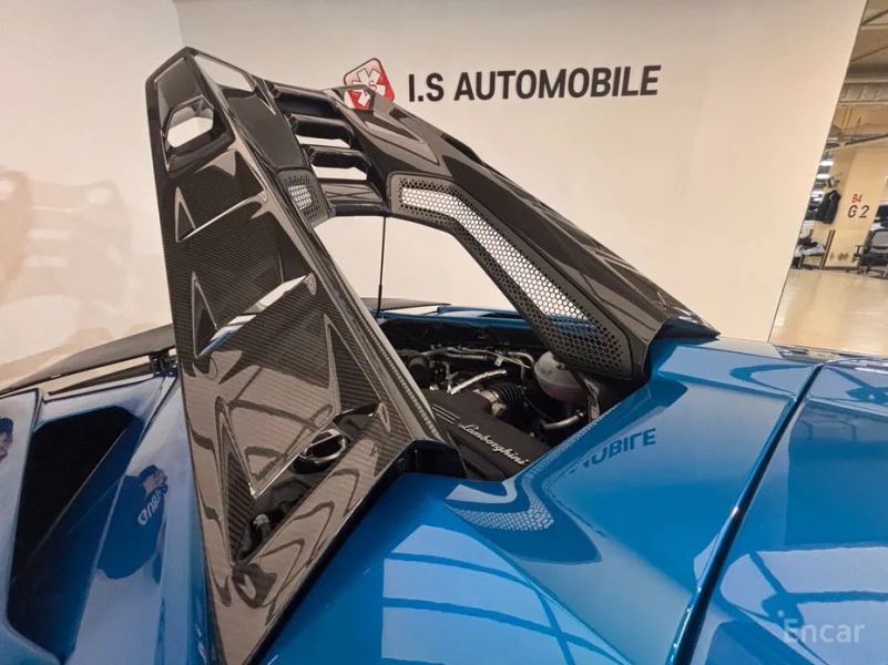 Lamborghini Revuelto