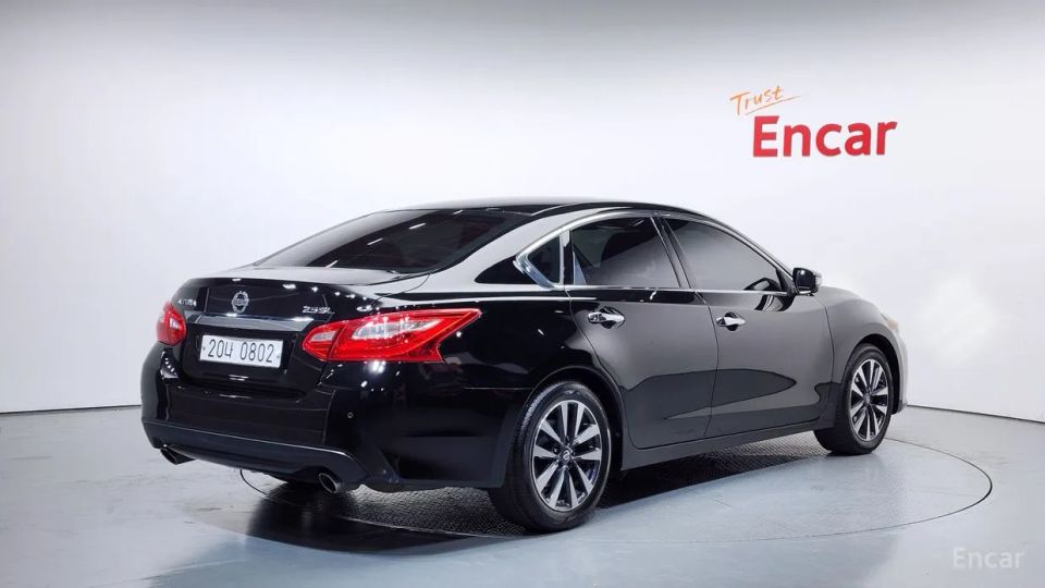 Nissan altima