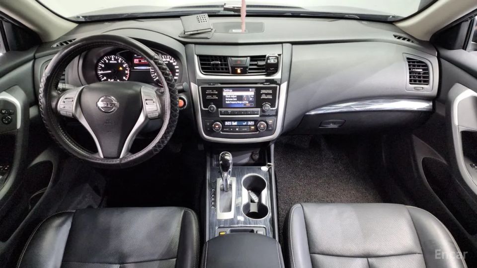 Nissan altima
