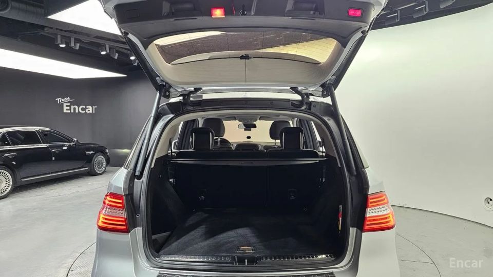 Mercedes-Benz M-class