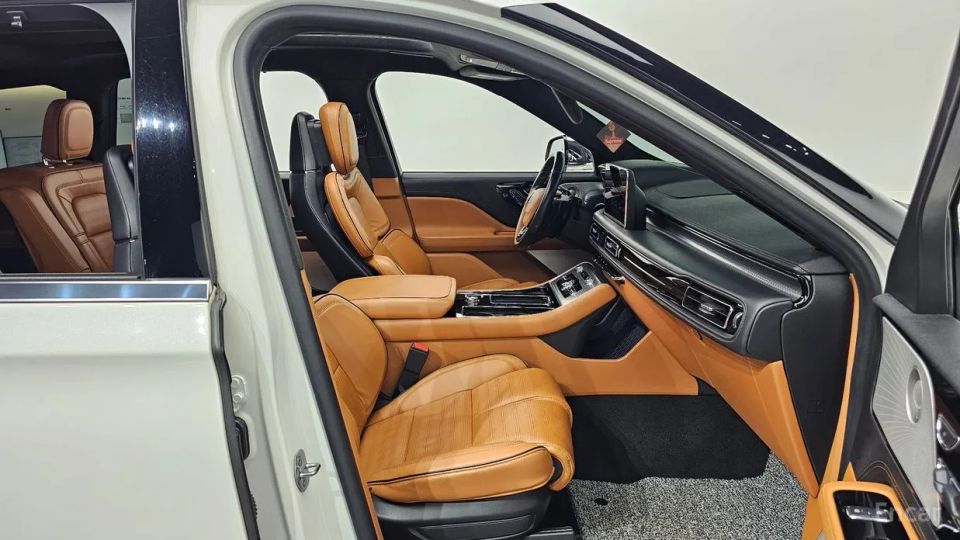 Lincoln Aviator