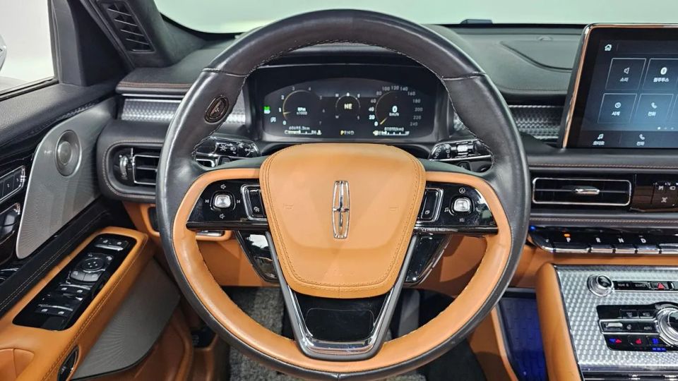 Lincoln Aviator