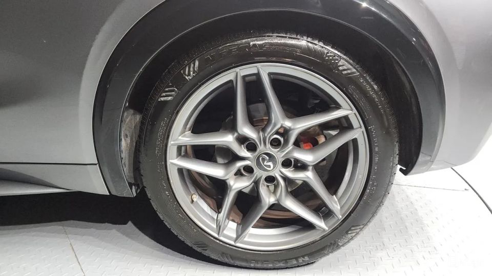 Infiniti Q30