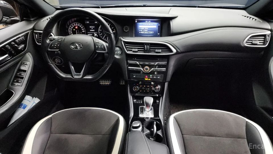 Infiniti Q30