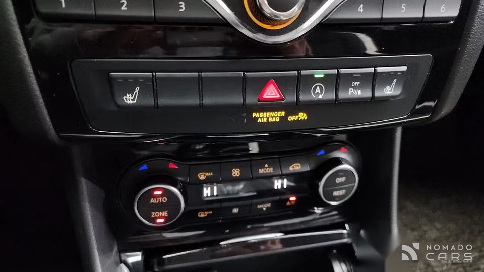 Infiniti Q30