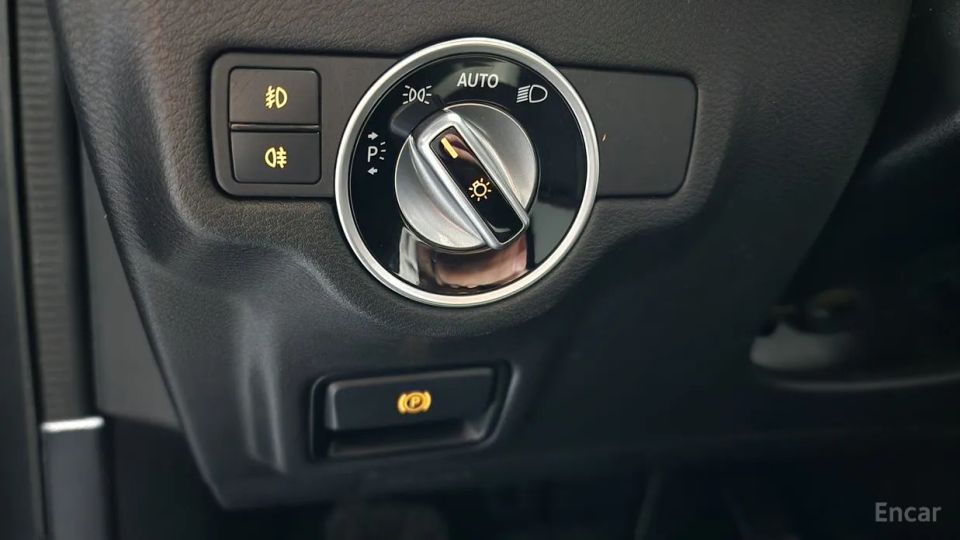 Infiniti Q30