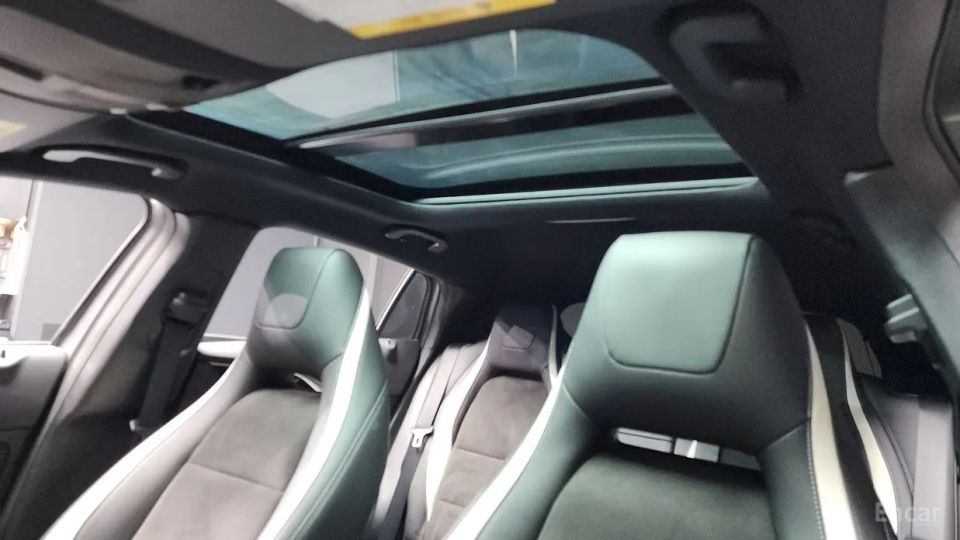 Infiniti Q30