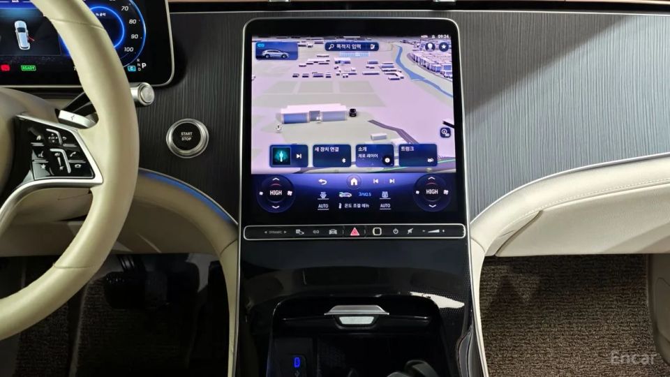 Mercedes-Benz EQS