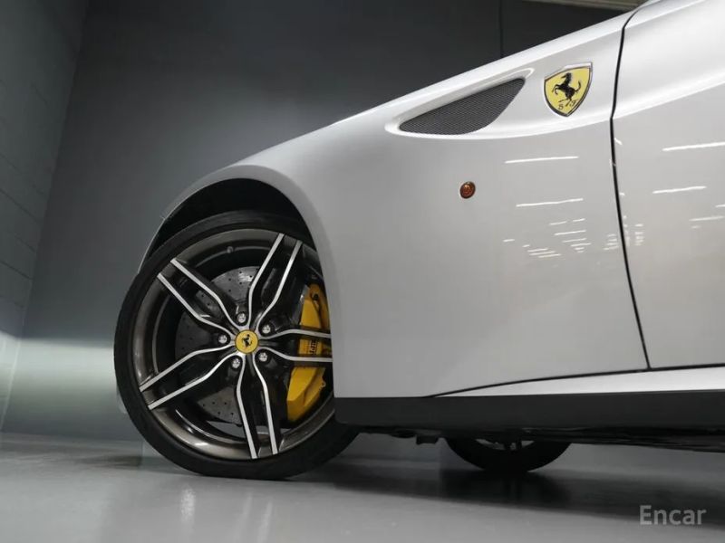 Ferrari FF