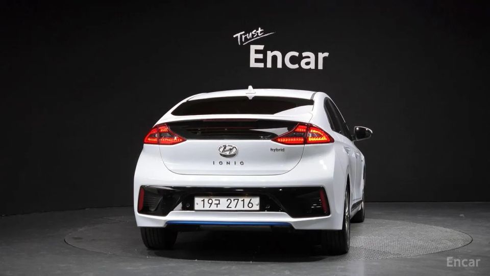 Hyundai Ioniq
