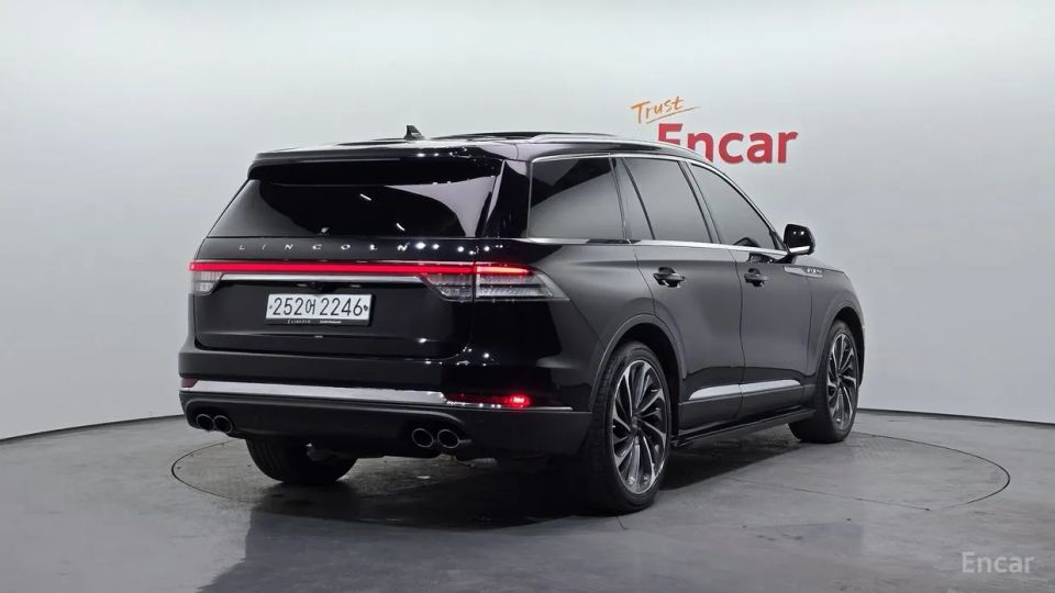 Lincoln Aviator