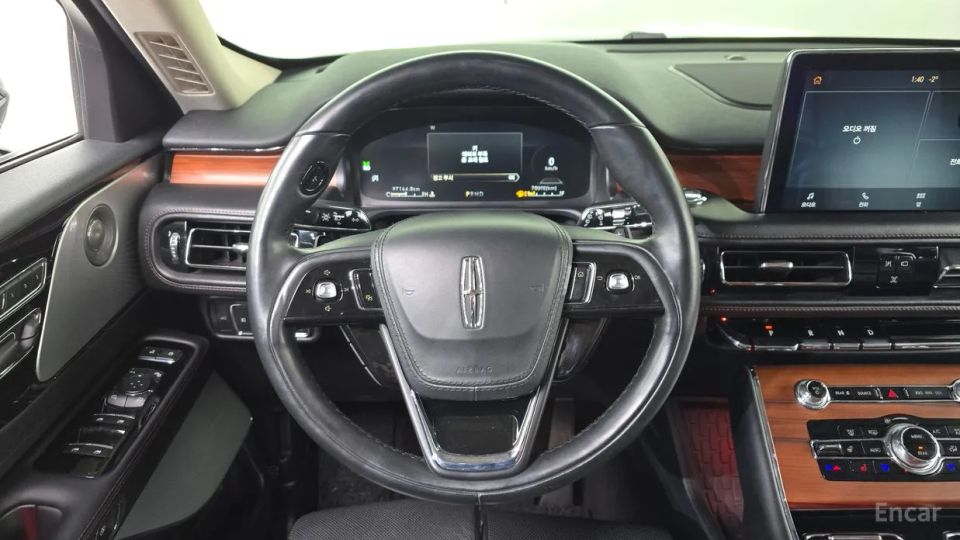 Lincoln Aviator