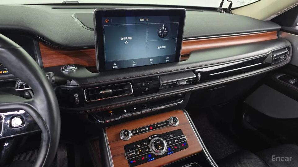 Lincoln Aviator