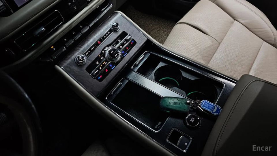 Lincoln Aviator