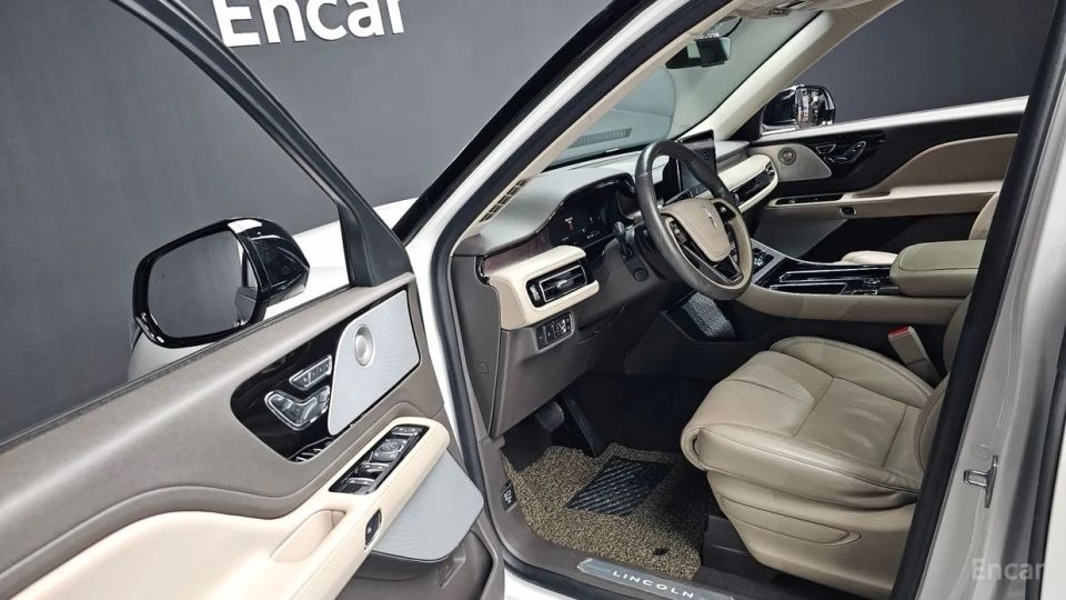 Lincoln Aviator