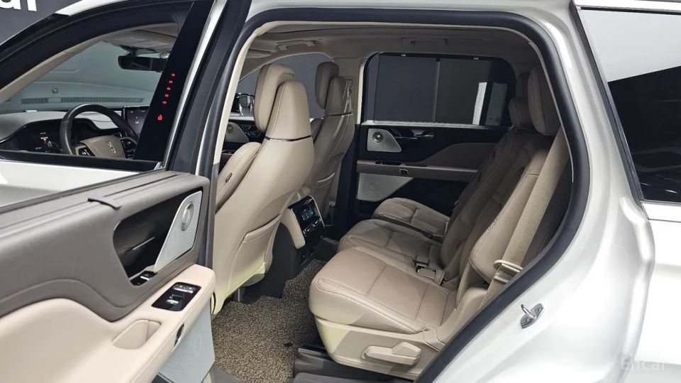 Lincoln Aviator